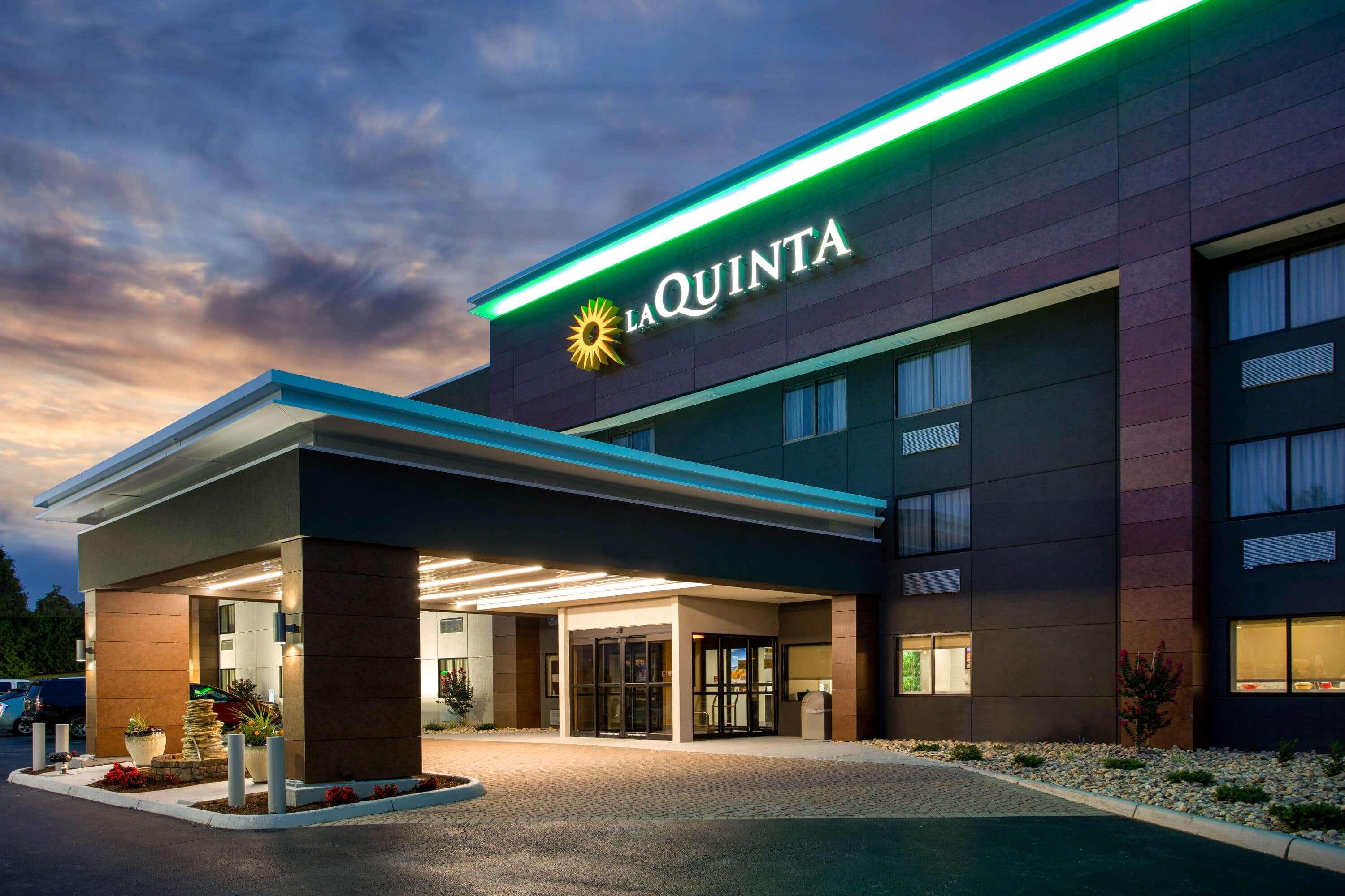 La Quinta Inn By Wyndham Roanoke Salem Exterior photo